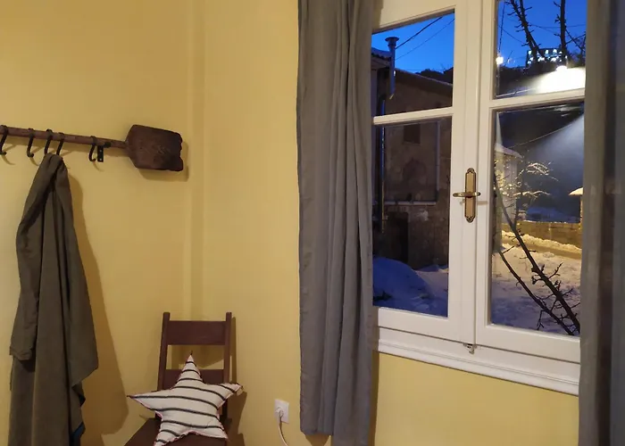 μικρή ζήρεια ενοικιαζόμενη 4*